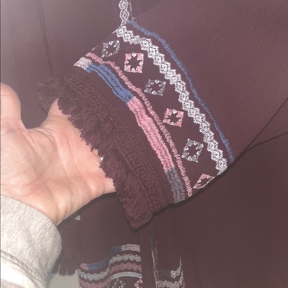 Knox Rose burgundy Embroidered kimono wrap size medium - Picture 5 of 9